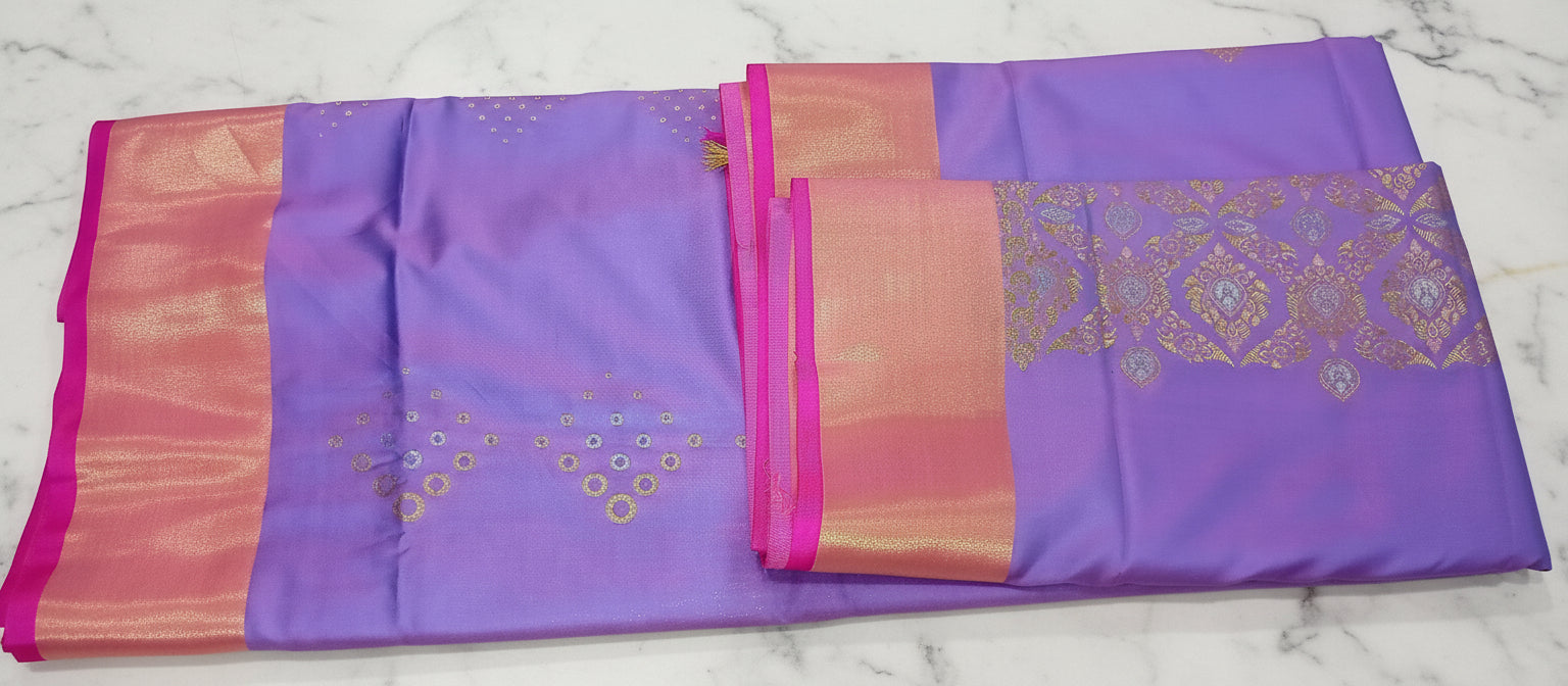 Kanchipuram Pure Silk Saree with mini buttas and two toned Gold border in Lilac Purple Color