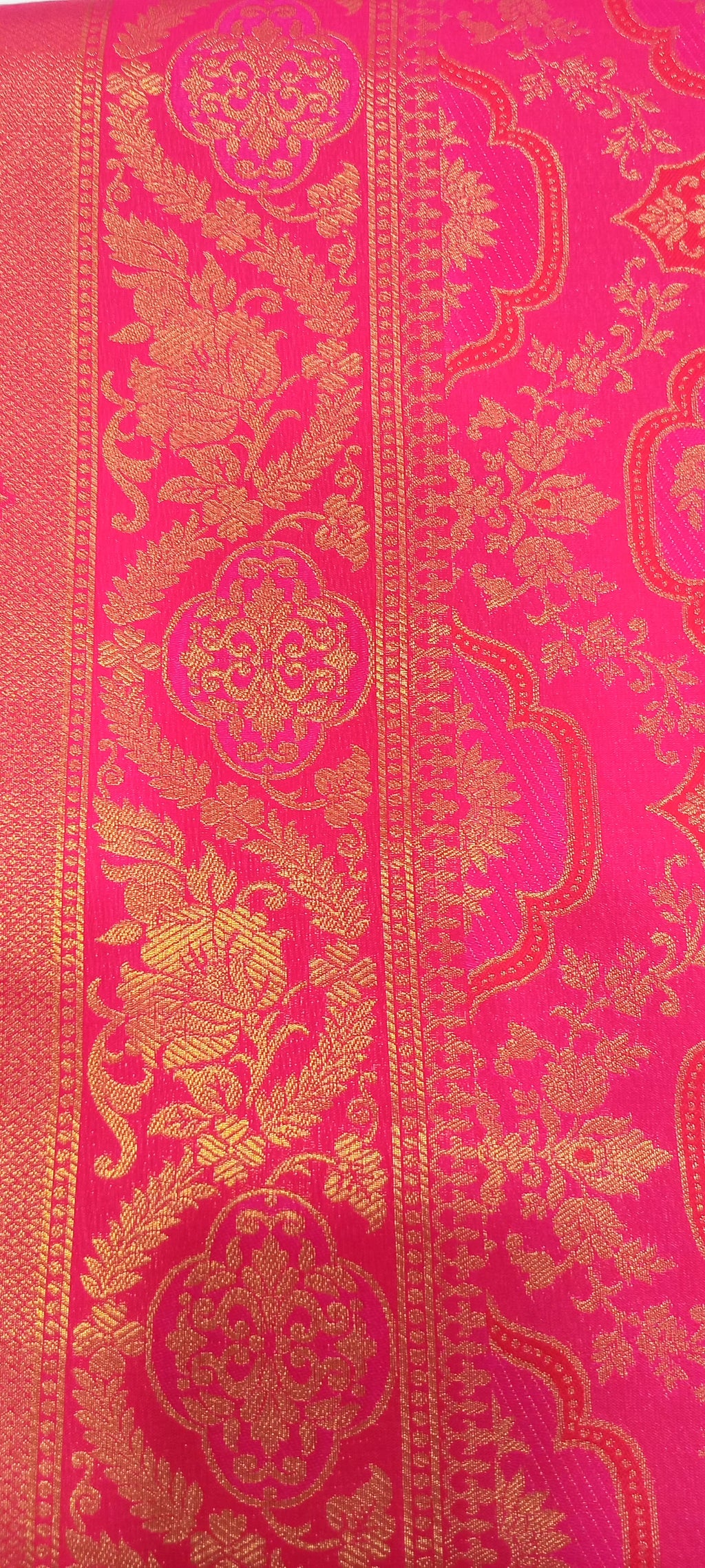 Kanchipuram Pure Silk Saree with detailed Butta motifs and luxurious Pallu in Royal Pink color