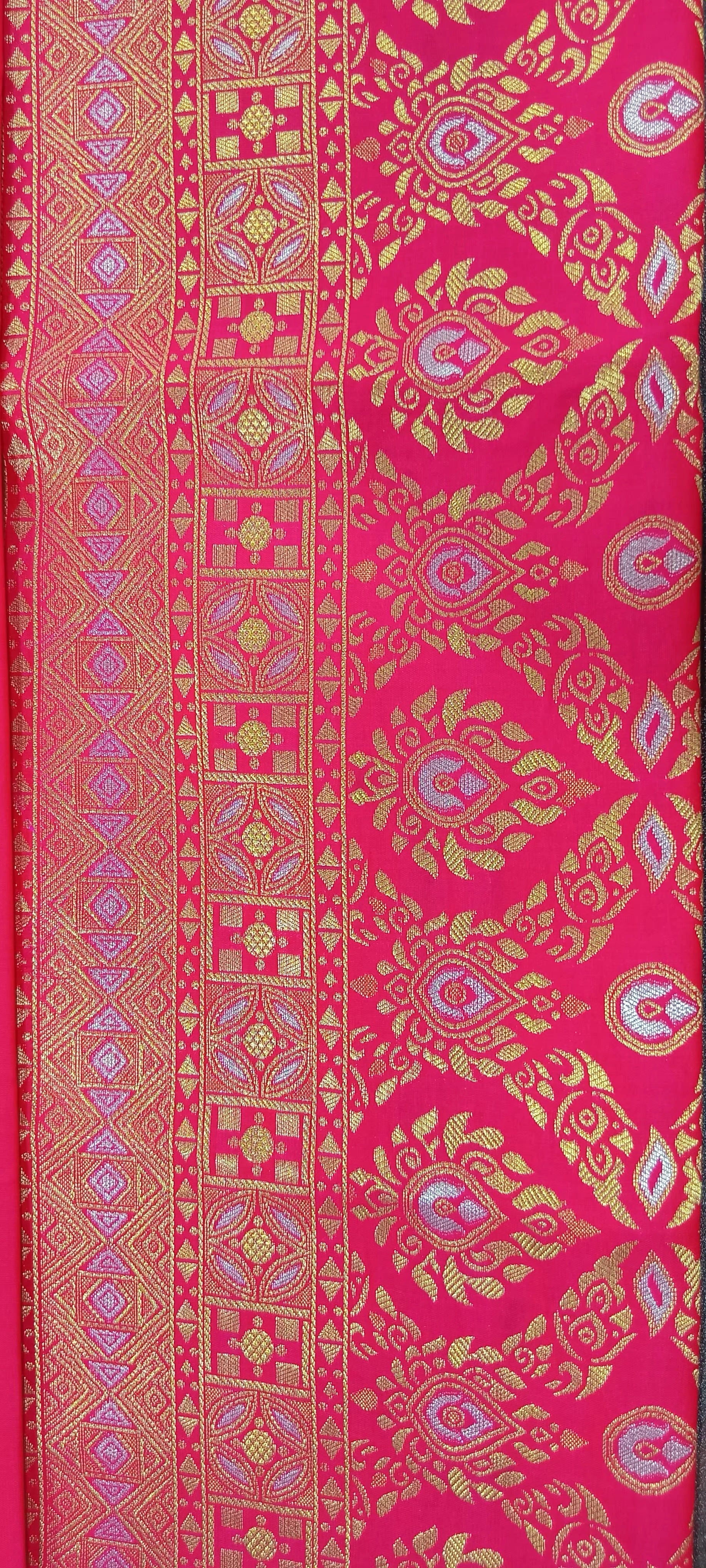 Kanchipuram Pure Silk Saree with mini buttas and two toned Gold border in Royal Pink color