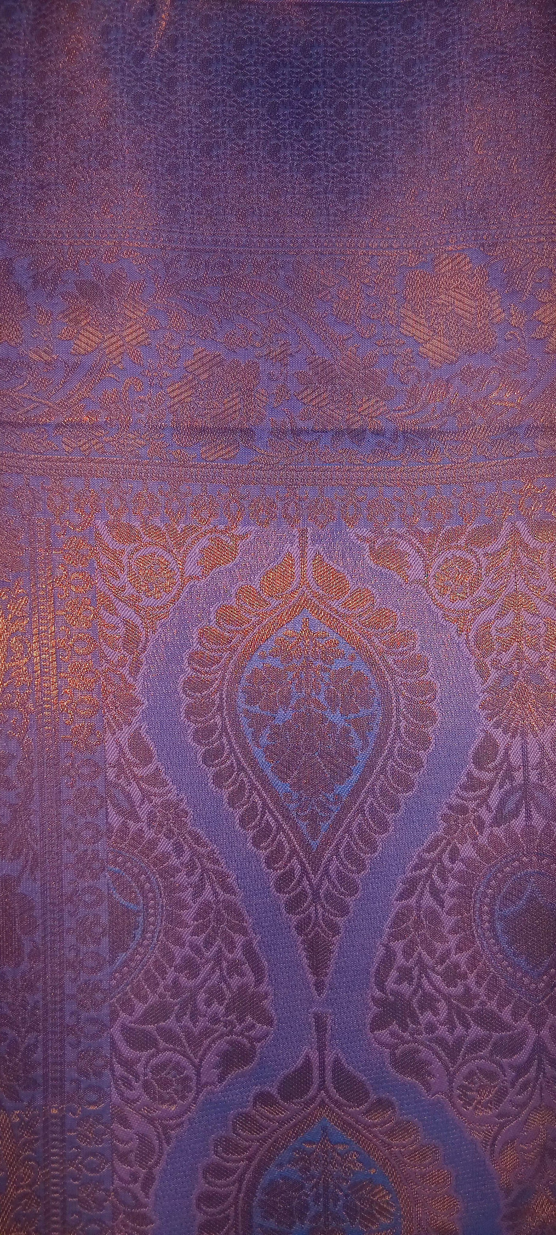Kanchipuram Pure Silk Saree with detailed Butta motifs and luxurious Pallu in Lilac Purple color