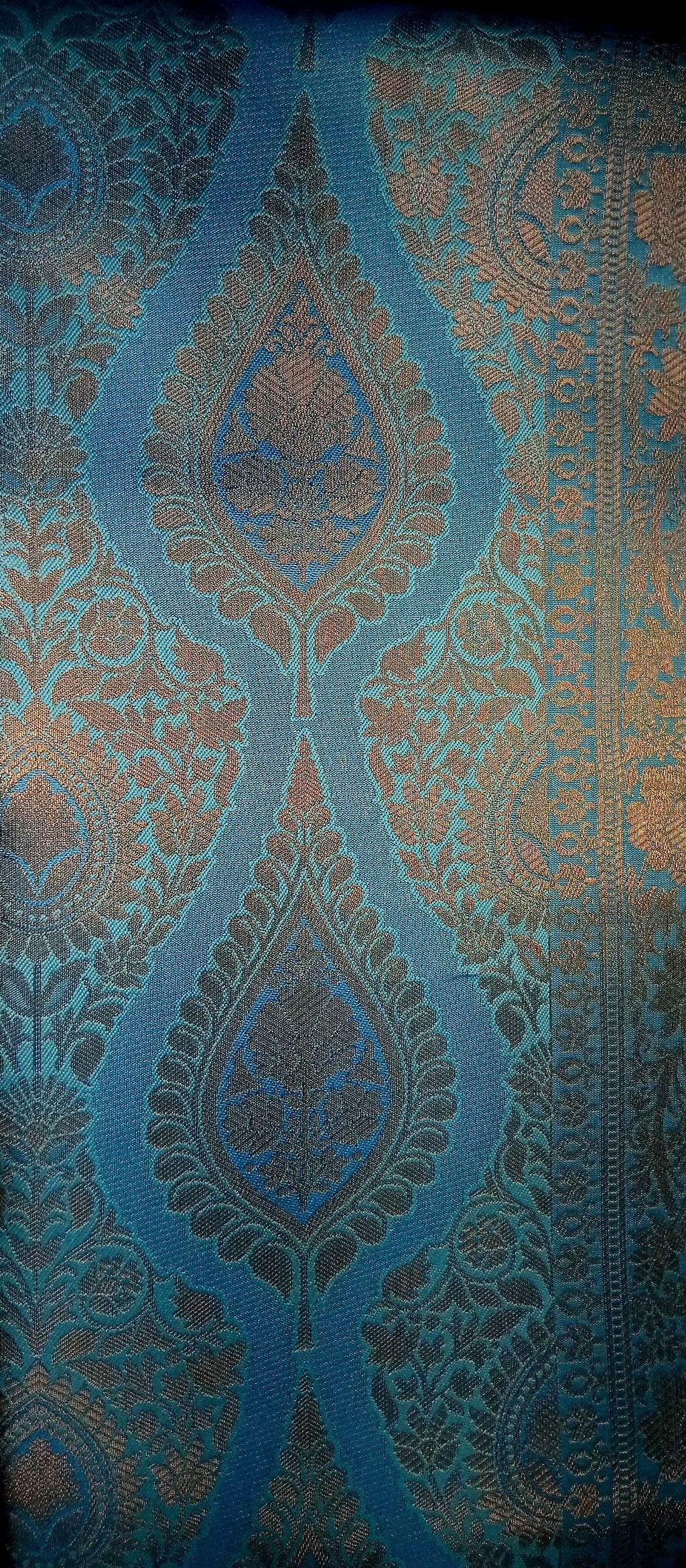 Kanchipuram Pure Silk Saree with detailed Butta motifs and luxurious Pallu in Sky Blue color