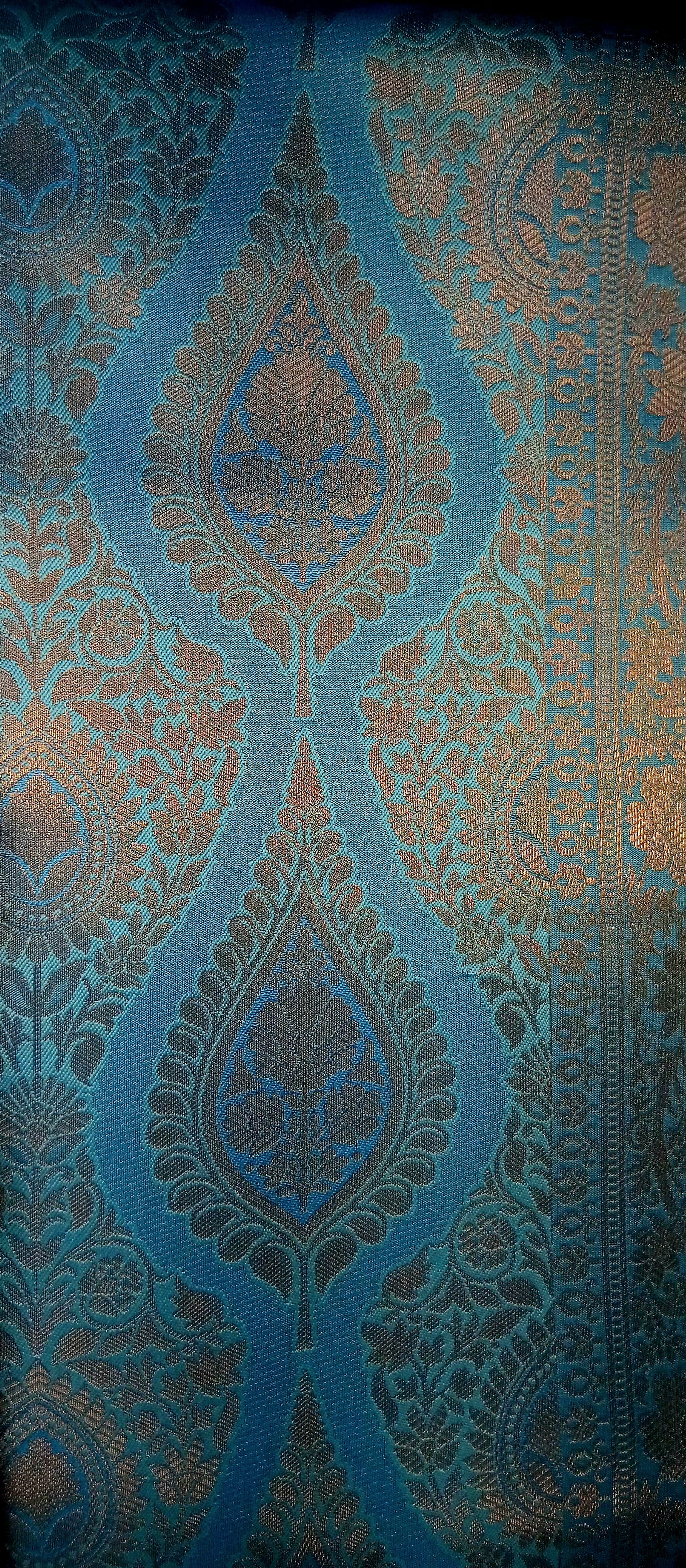 Kanchipuram Pure Silk Saree with detailed Butta motifs and luxurious Pallu in Sky Blue color