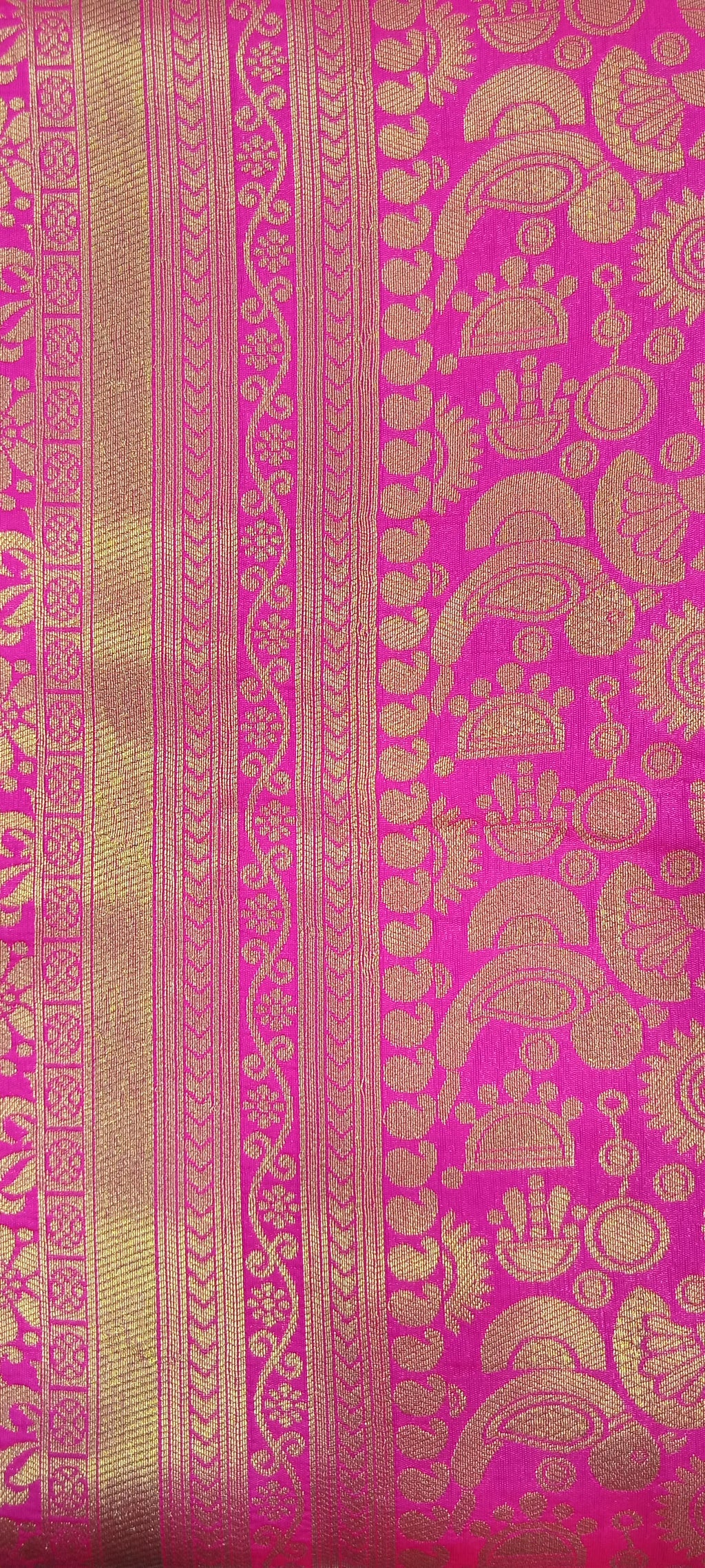 Banarasi Pure Silk Saree with beautiful birds and mango buttas with pretty gold zari work all over the saree in Royal pink color