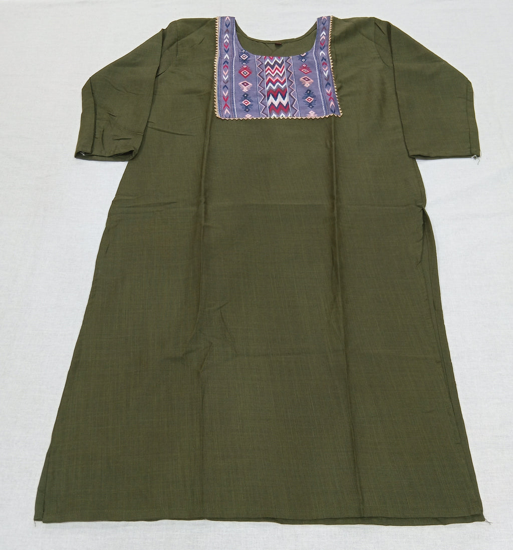 Cotton Kurti Straight Cut Side Slits with Front Applique in Green Color