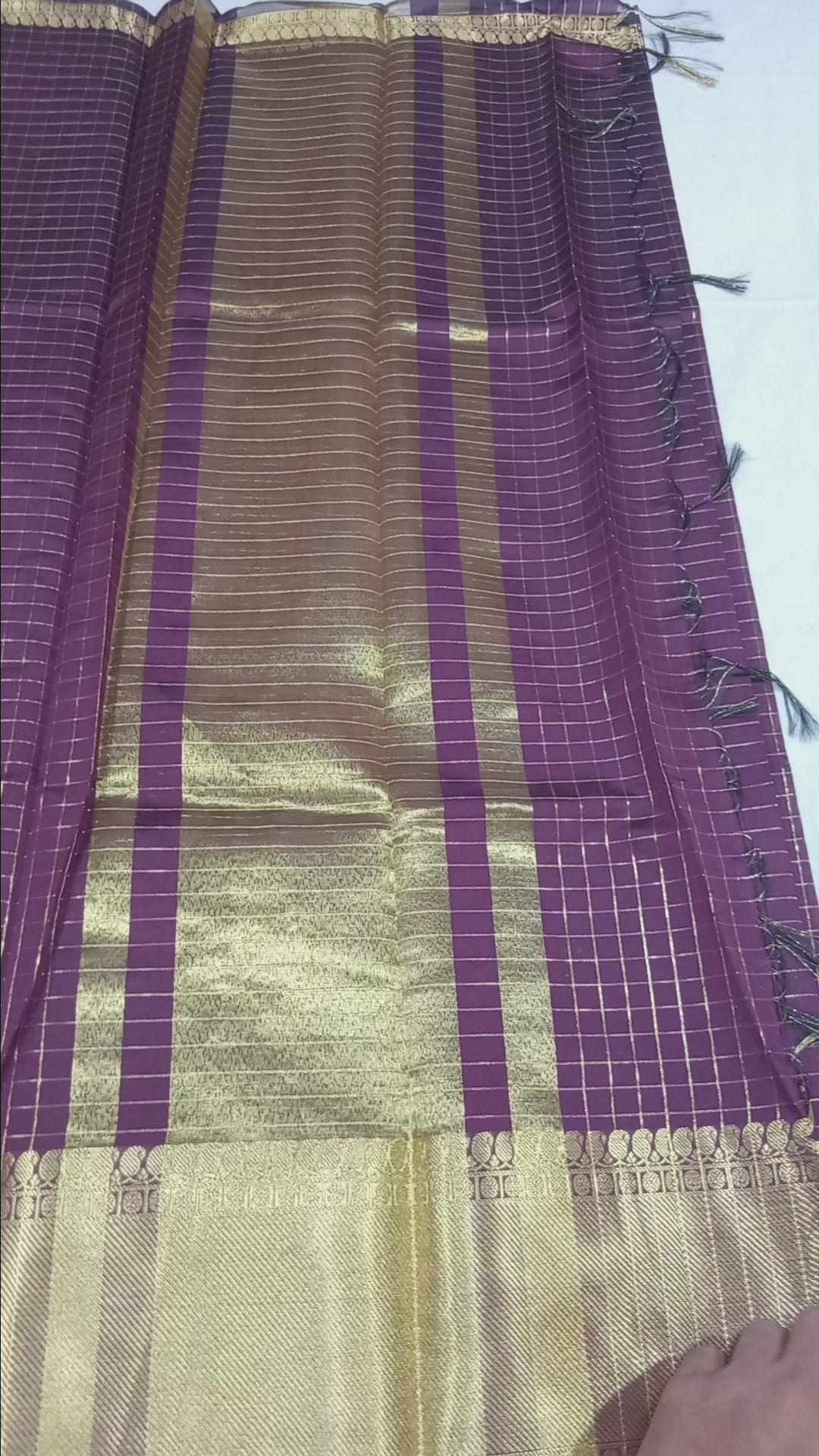 Kanchipuram Silk saree with Gold Zari mini checkered pattern with Gold Butta all over saree and pallu in Maroon Color