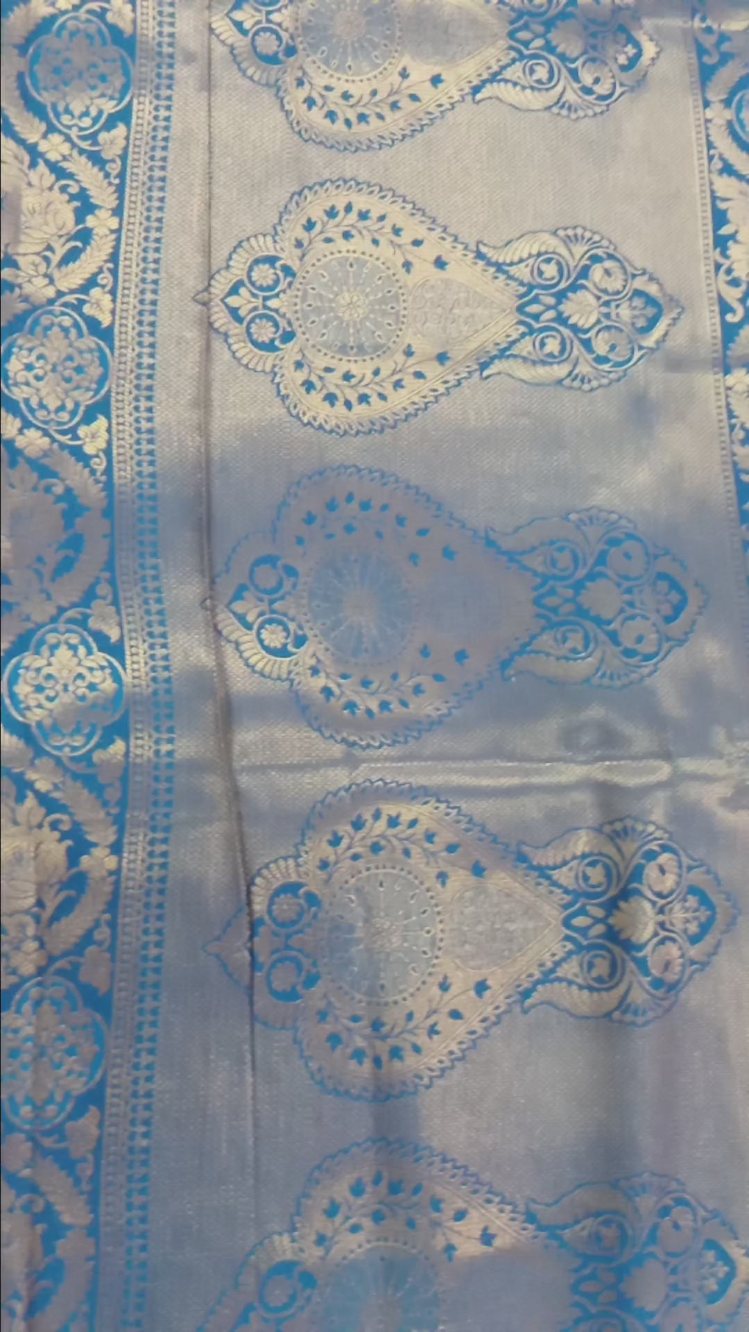 Kanchipuram Pure Silk Saree with detailed Butta motifs and luxurious Pallu in Royal Blue color