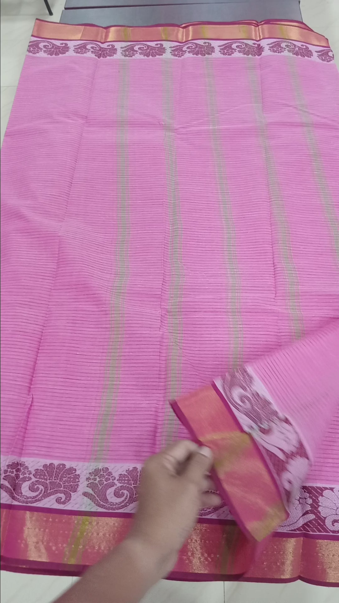 Silk Cotton Saree with floral pattern Border Gold Zari in Pink Color